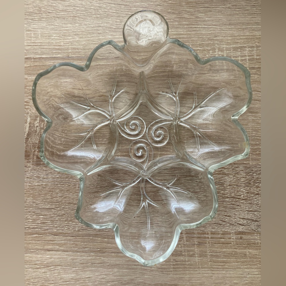 Vintage Glass Charcuterie Serving Dish with Leaf Pattern 🌀🌀🌀